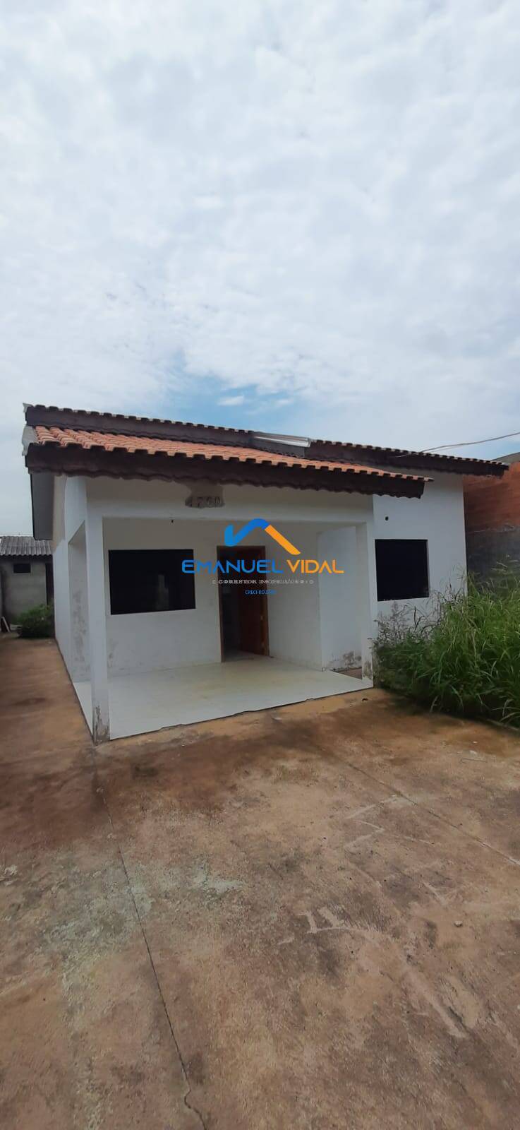 Casa à venda com 2 quartos, 250m² - Foto 1